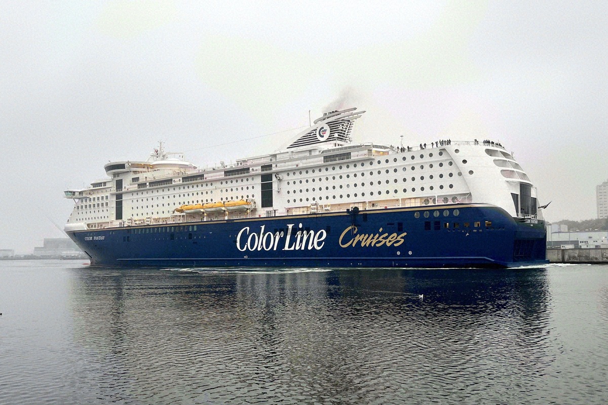 Die Color Fantasy von Color Line im Kieler Hafen